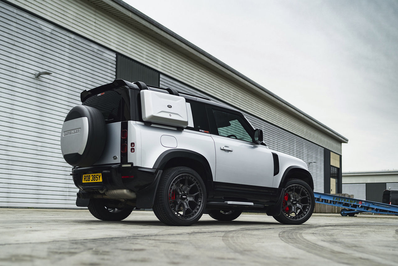 2024 Land Rover Defender - Rotiform ZMO-M - Silver | Rotiform